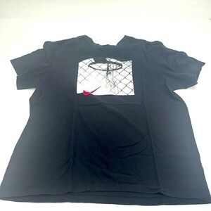 UEC Nike men’s t-shirt hoops t-shirt size large